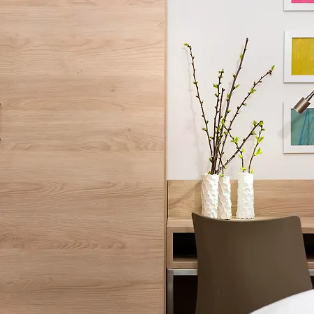 Business & Budget Tessin 2* Munich
