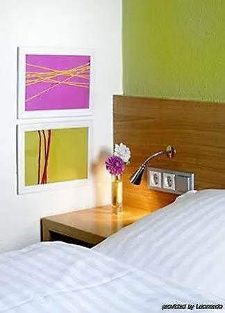 Business & Budget Tessin Hotell